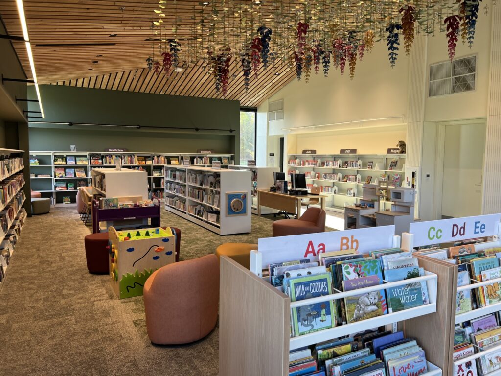 inside of the woodland community library in washington