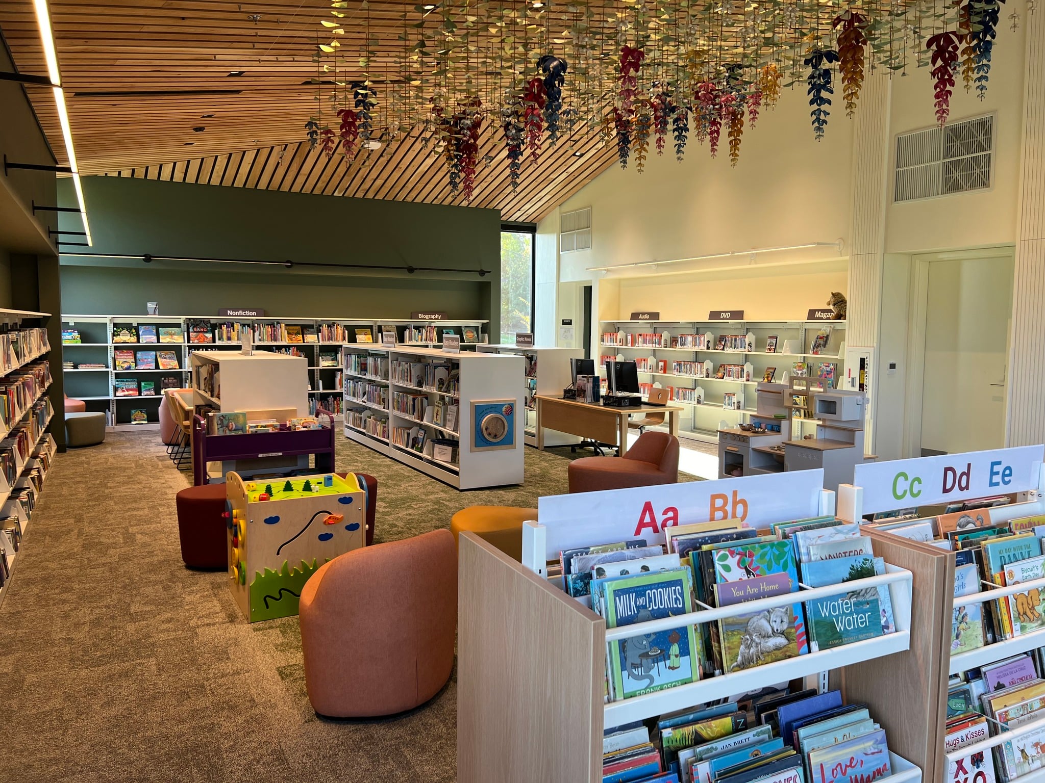 inside of the woodland community library in washington